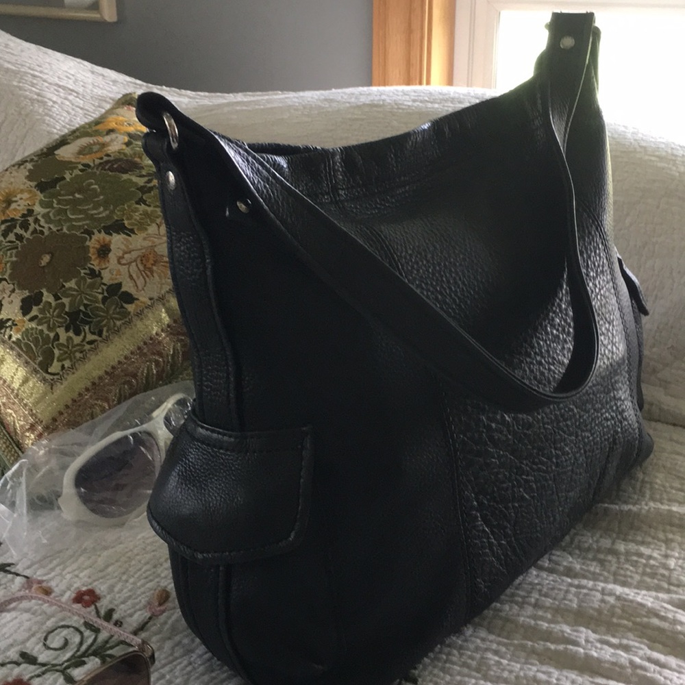 Authentic !!💕FOSSIL BAG BLACK LEATHER - Picture 2 of 6
